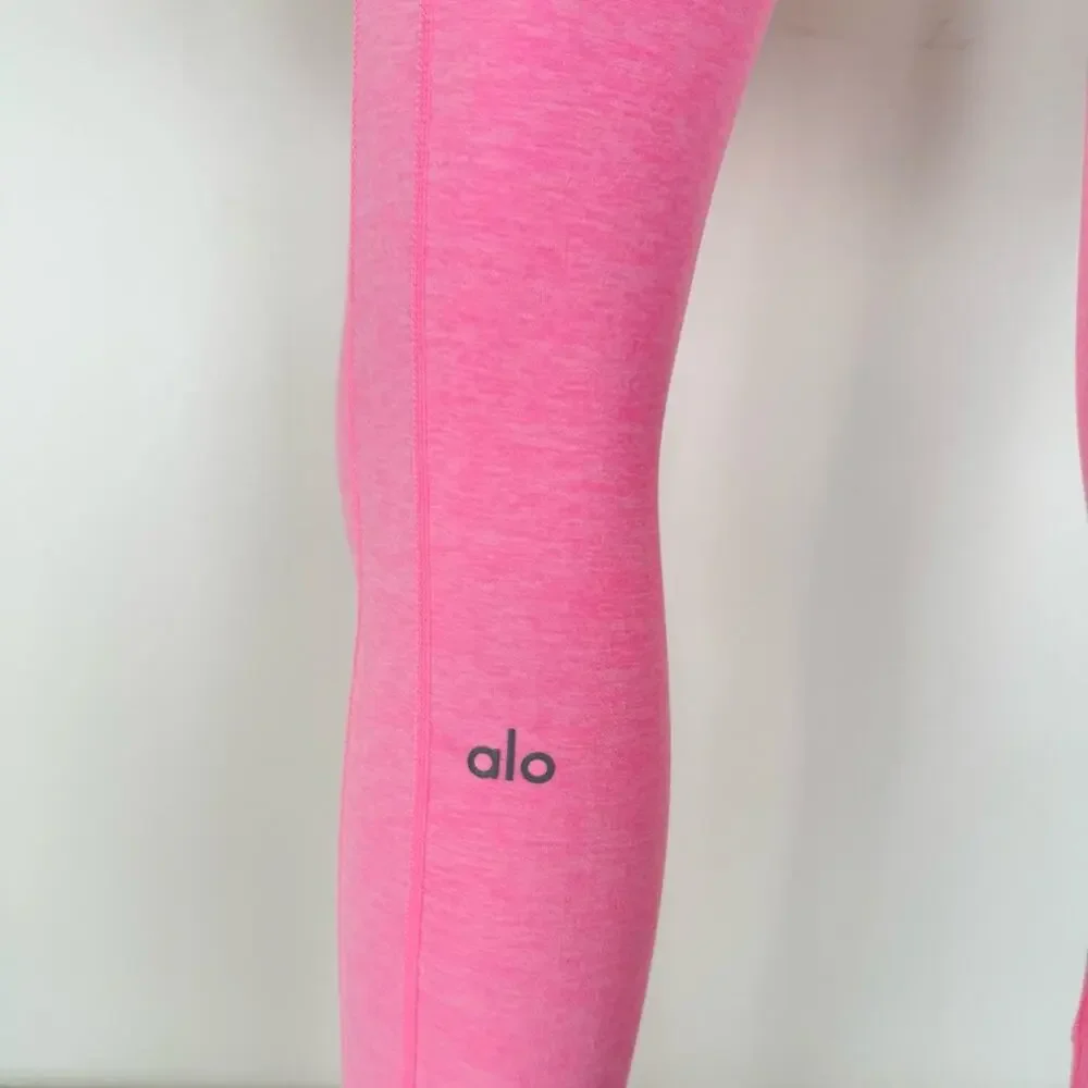 ALO Yoga women legging size S Retail 118$ - Picture 3 of 4